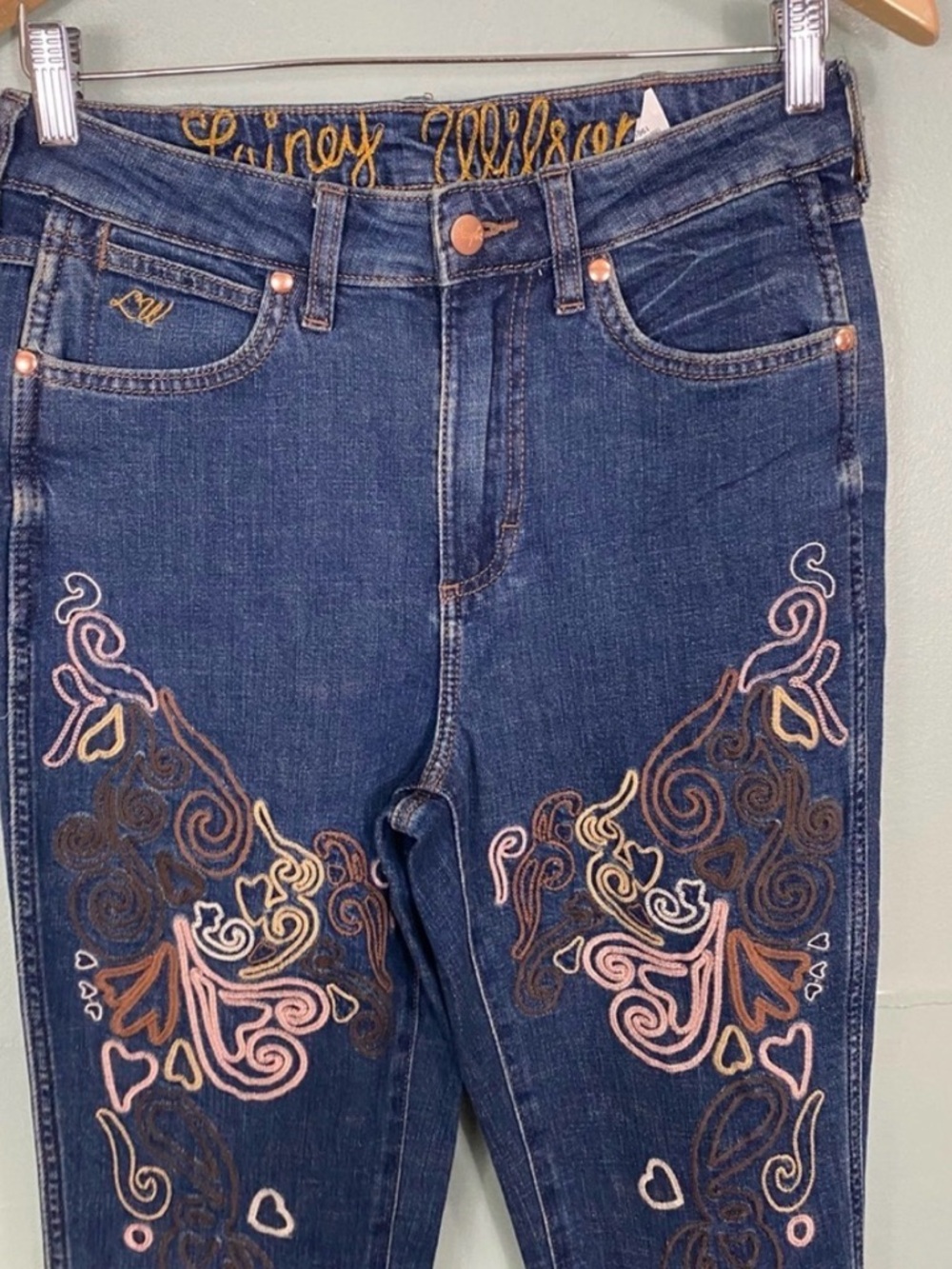 Wrangler X Lainey Wilson Windflower Bell‎ Bottom Jeans Flare Embroidered Size 27 - Picture 3 of 7